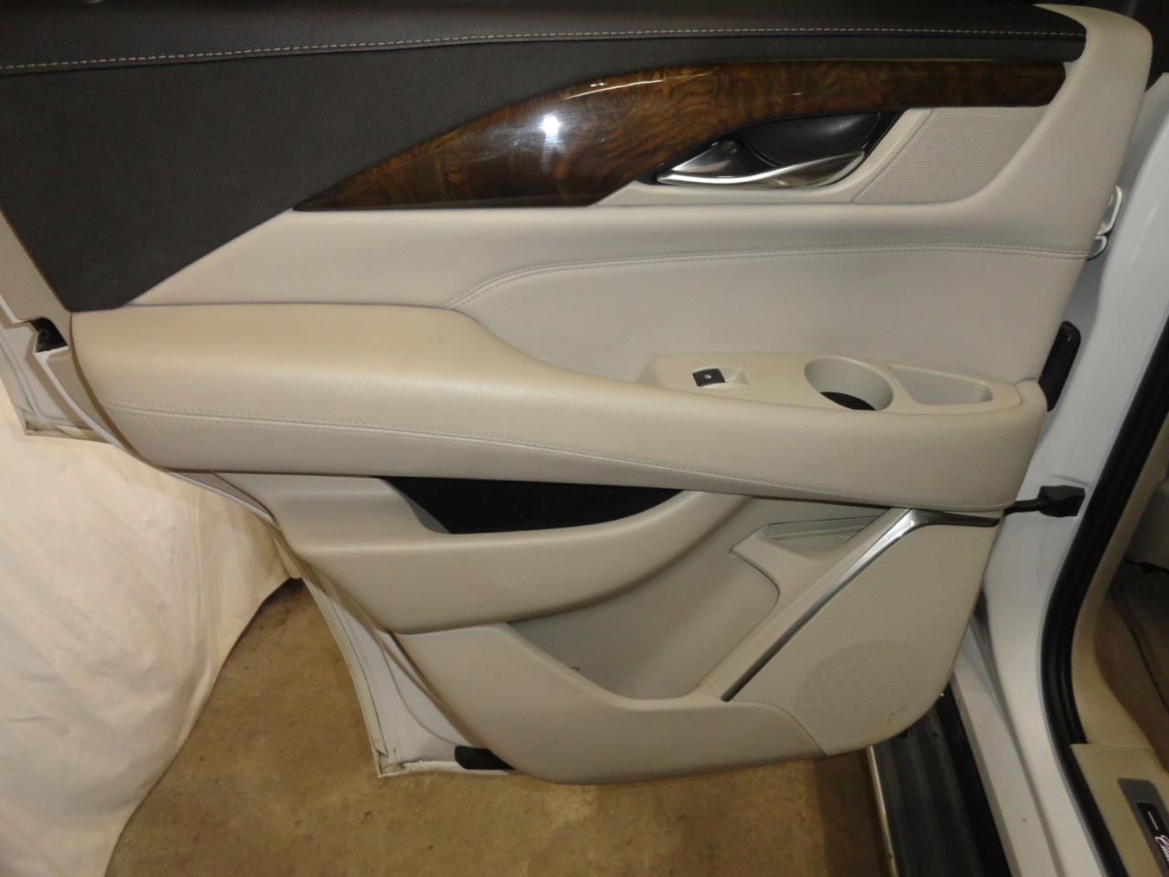 Cadillac Escalade 4WD 4dr Luxury 2018
