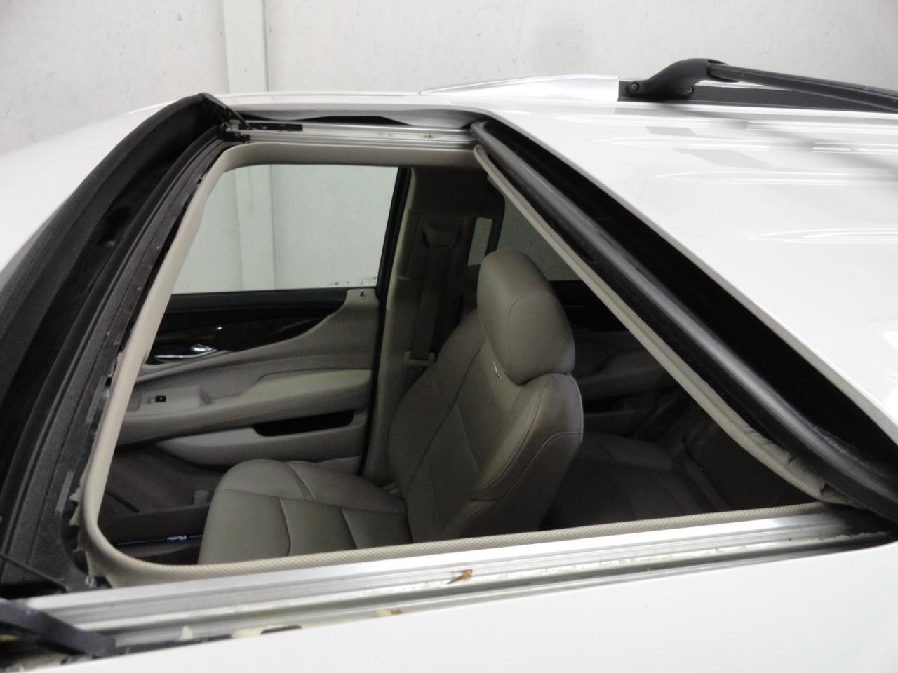 Cadillac Escalade 4WD 4dr Luxury 2018