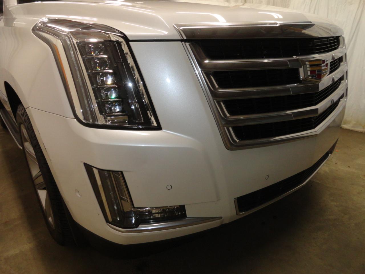Cadillac Escalade 4WD 4dr Luxury 2018