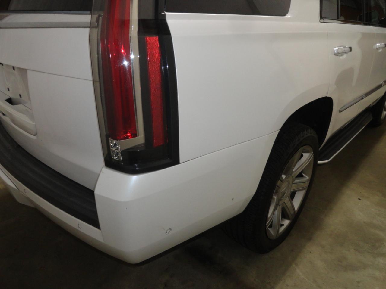 Cadillac Escalade 4WD 4dr Luxury 2018