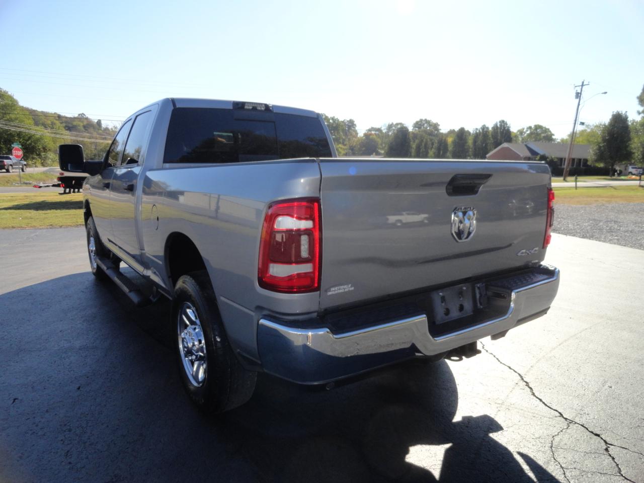 RAM 2500 Tradesman 4x4 Crew Cab 6'4" Box 2024