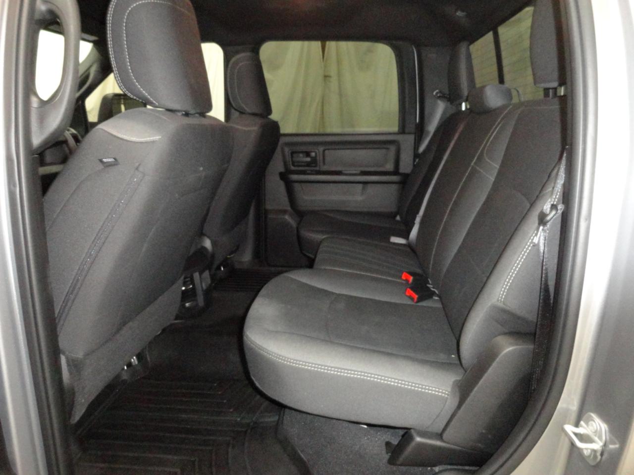 RAM 2500 Tradesman 4x4 Crew Cab 6'4" Box 2024