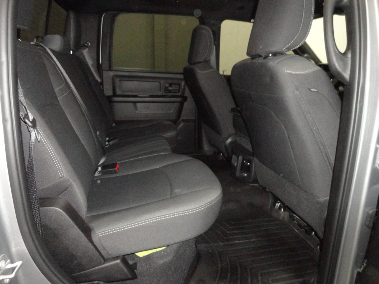 RAM 2500 Tradesman 4x4 Crew Cab 6'4" Box 2024
