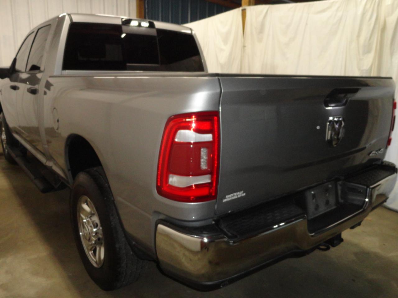 RAM 2500 Tradesman 4x4 Crew Cab 6'4" Box 2024