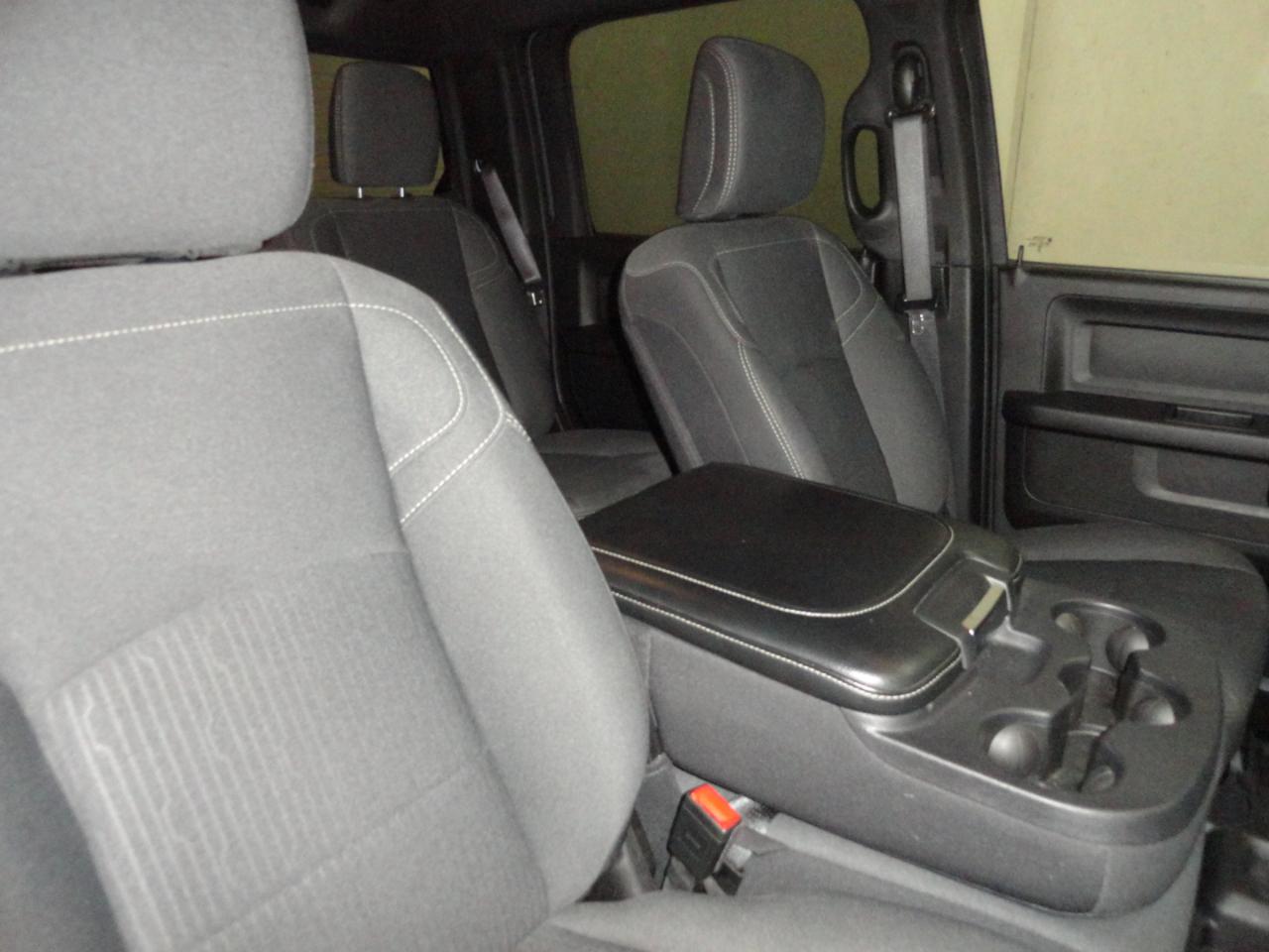 RAM 2500 Tradesman 4x4 Crew Cab 6'4" Box 2024