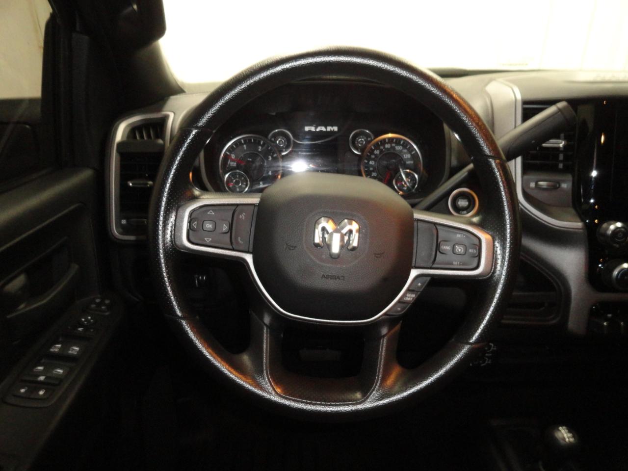 RAM 2500 Tradesman 4x4 Crew Cab 6'4" Box 2024