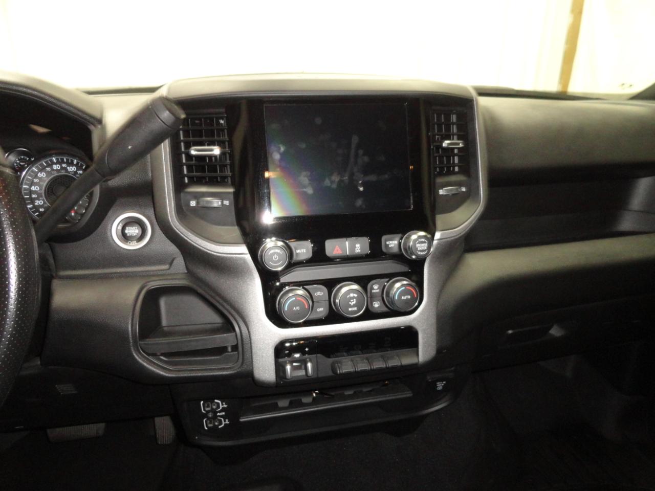 RAM 2500 Tradesman 4x4 Crew Cab 6'4" Box 2024