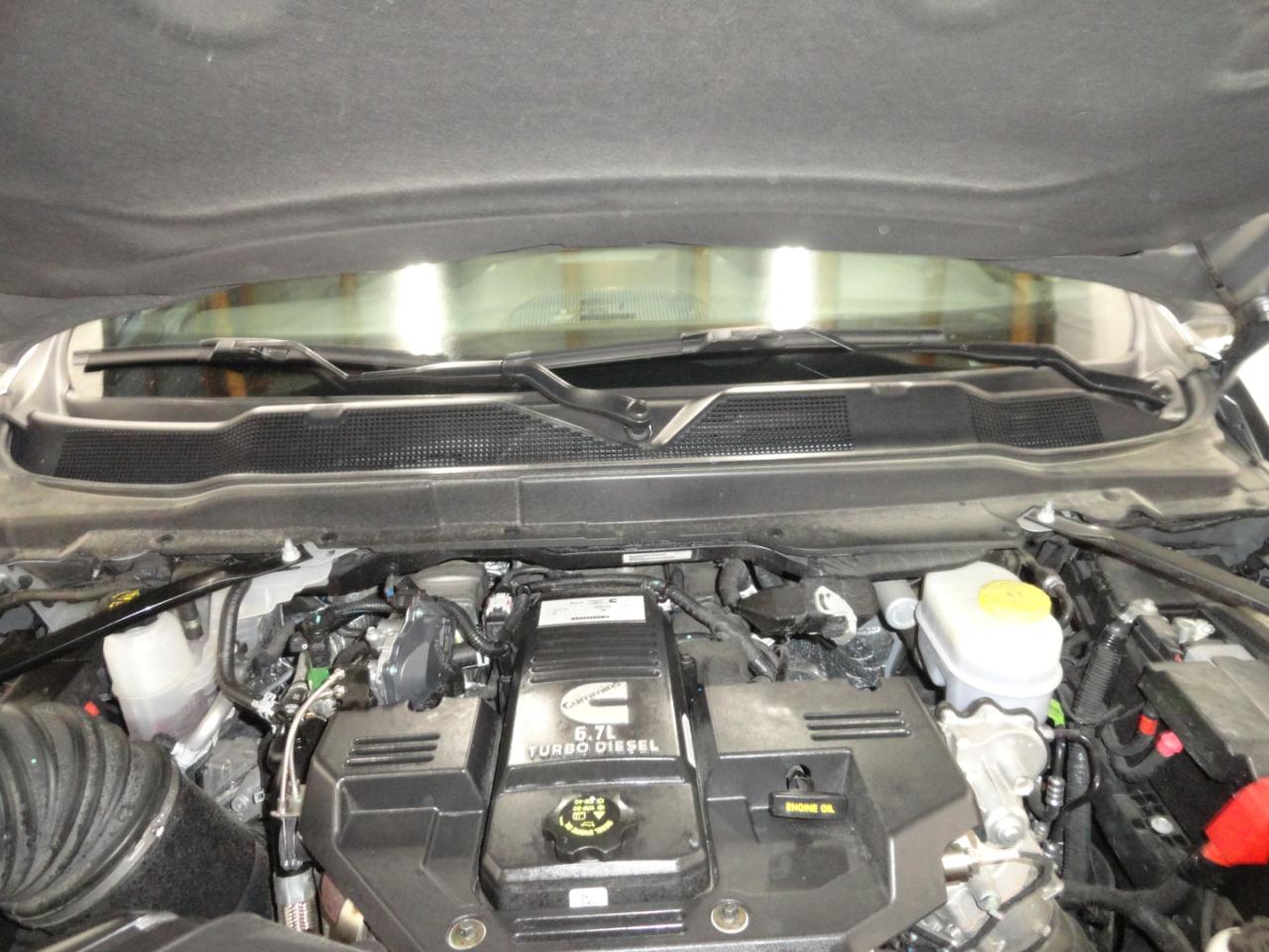 RAM 2500 Tradesman 4x4 Crew Cab 6'4" Box 2024