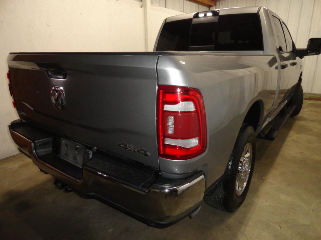 RAM 2500 Tradesman 4x4 Crew Cab 6'4" Box 2024