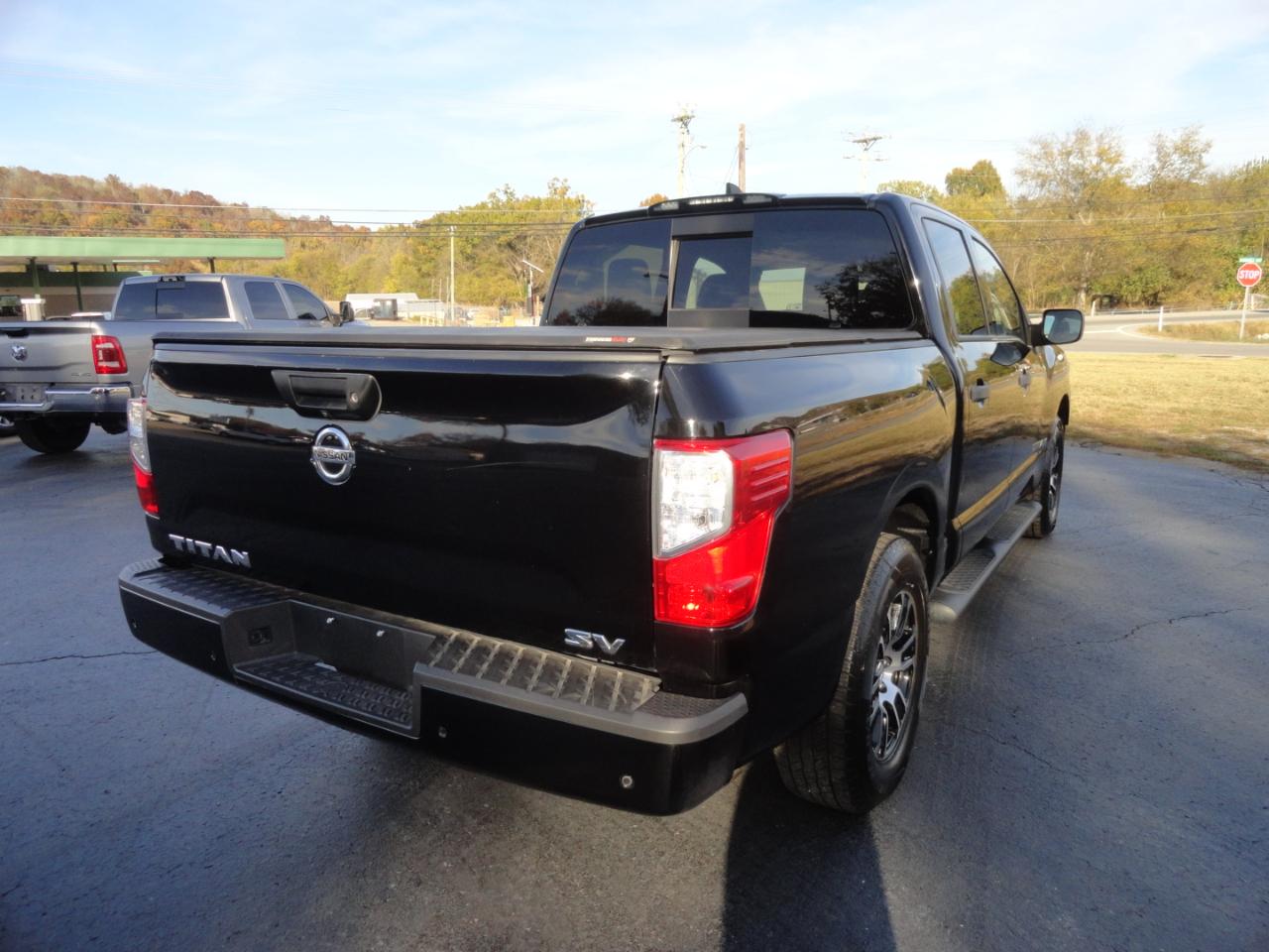 Nissan Titan 4x2 Crew Cab SV 2022