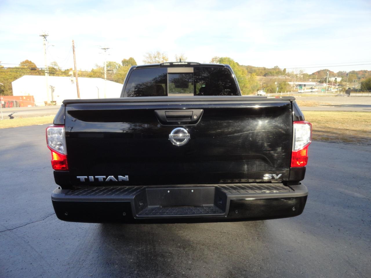Nissan Titan 4x2 Crew Cab SV 2022