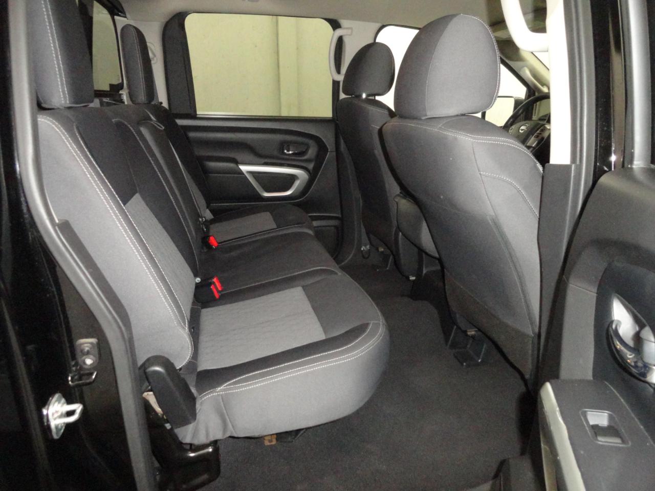 Nissan Titan 4x2 Crew Cab SV 2022