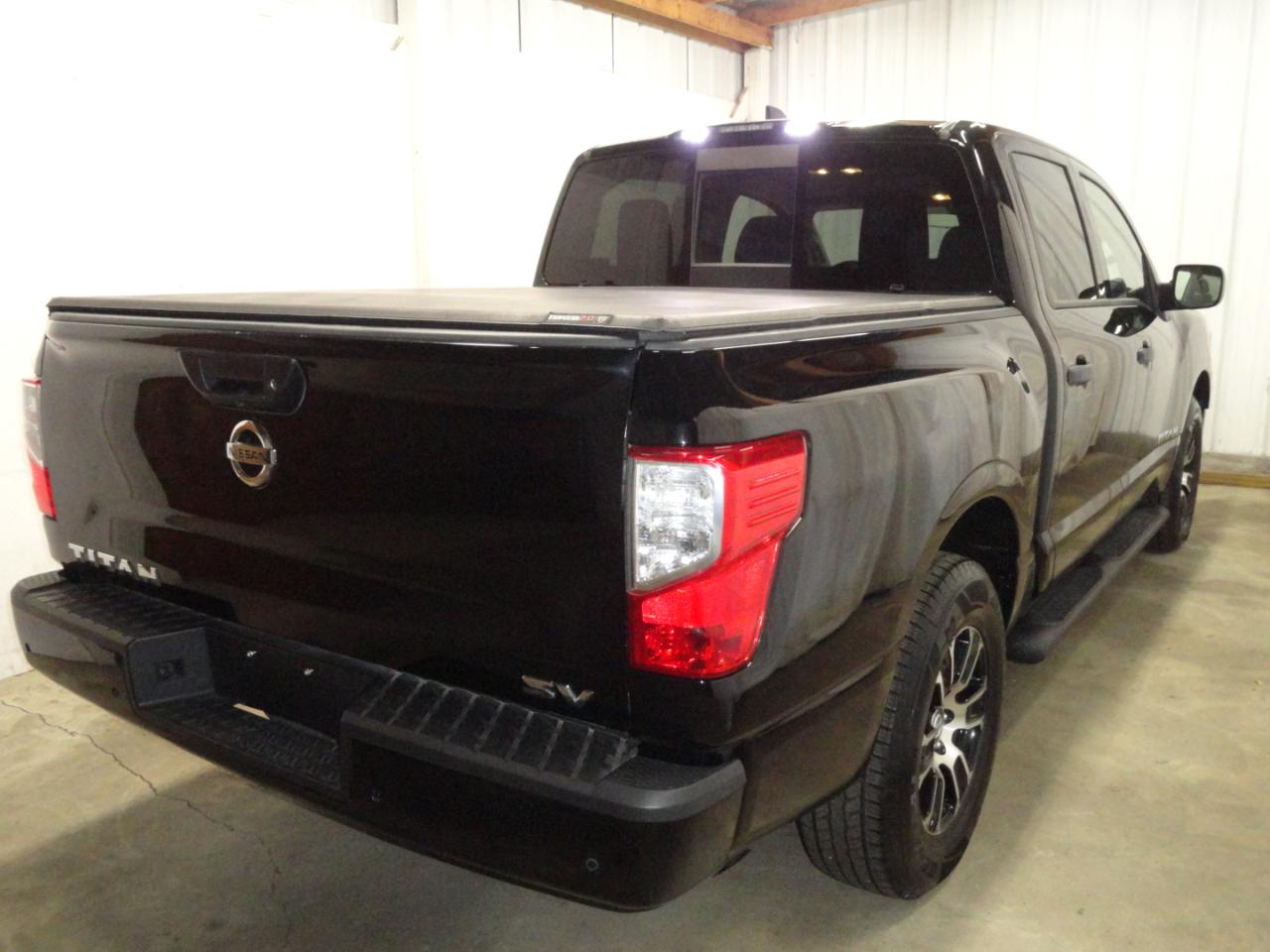 Nissan Titan 4x2 Crew Cab SV 2022