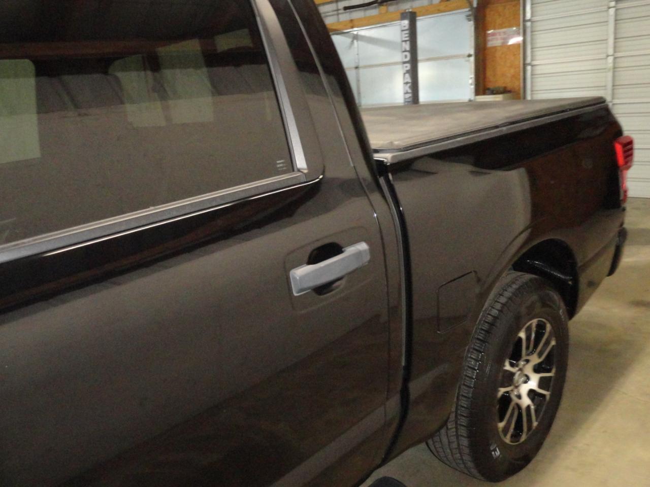 Nissan Titan 4x2 Crew Cab SV 2022