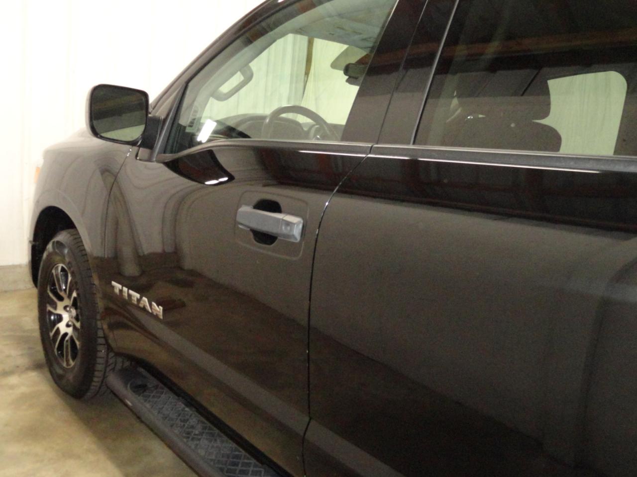 Nissan Titan 4x2 Crew Cab SV 2022