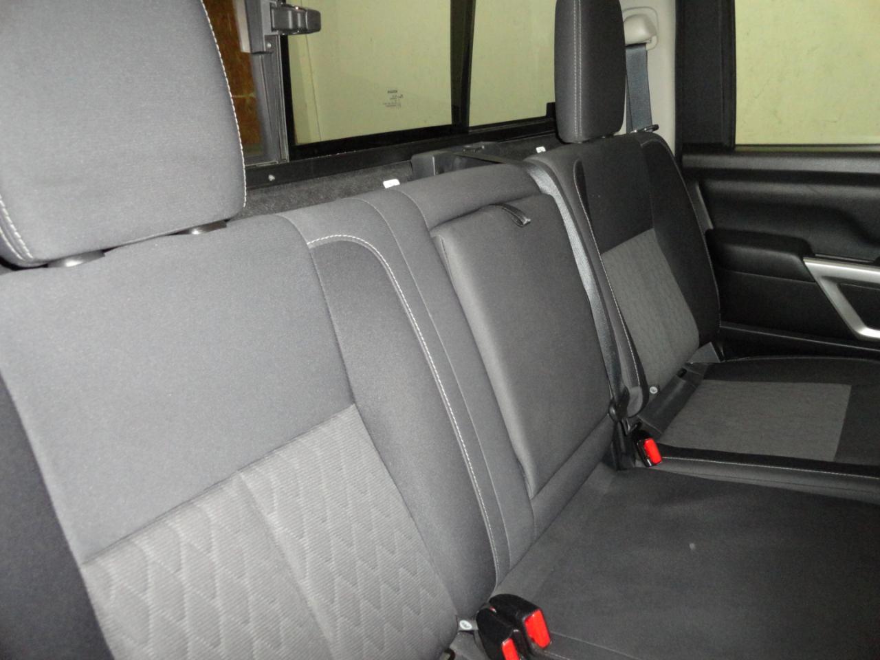 Nissan Titan 4x2 Crew Cab SV 2022