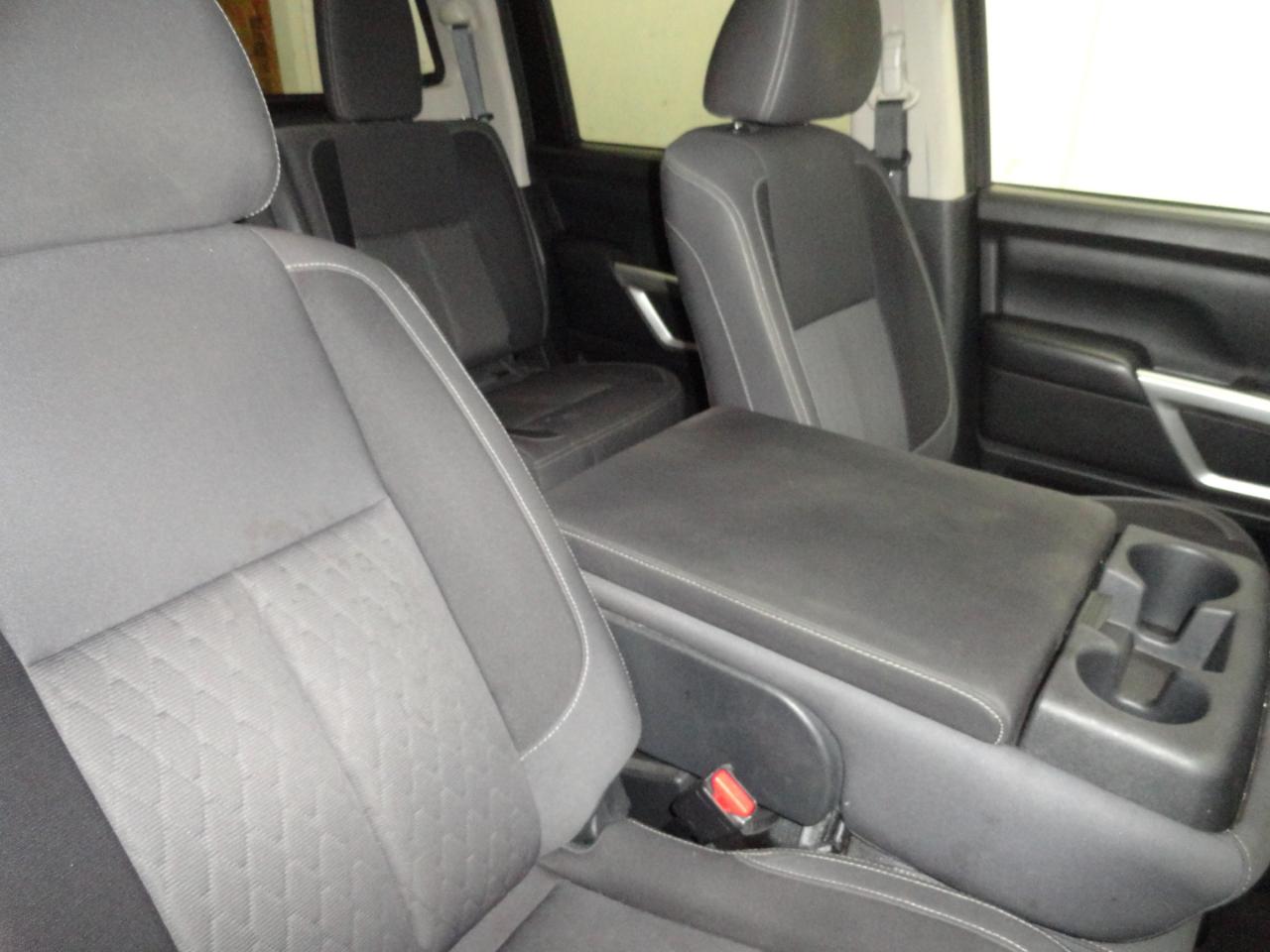 Nissan Titan 4x2 Crew Cab SV 2022