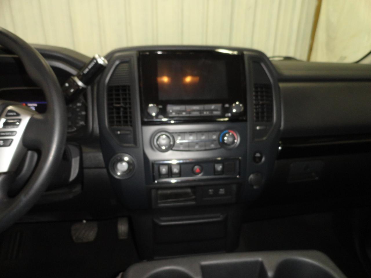 Nissan Titan 4x2 Crew Cab SV 2022