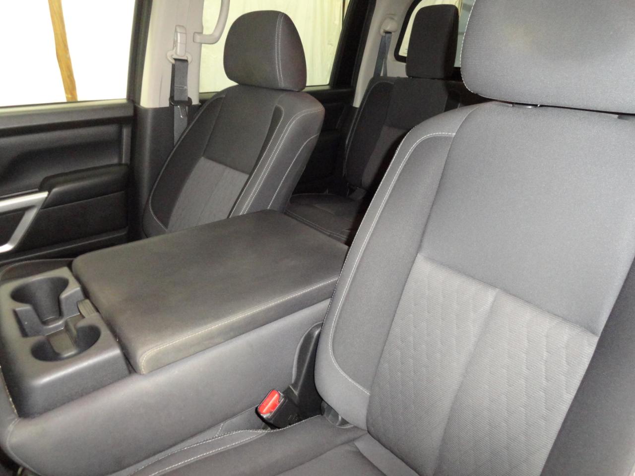 Nissan Titan 4x2 Crew Cab SV 2022