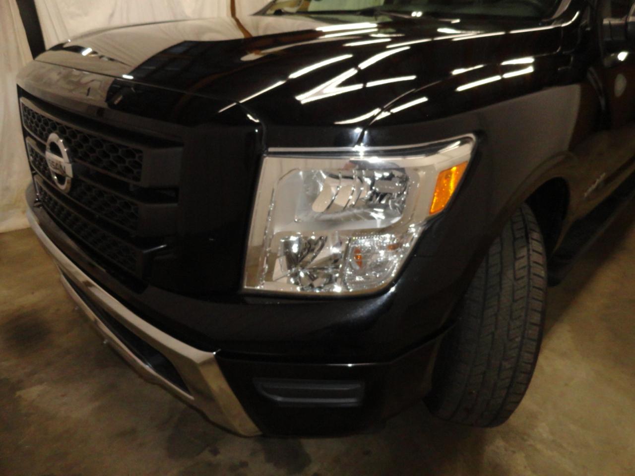 Nissan Titan 4x2 Crew Cab SV 2022