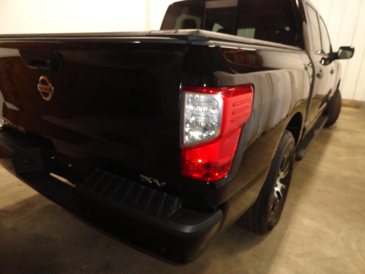 Nissan Titan 4x2 Crew Cab SV 2022