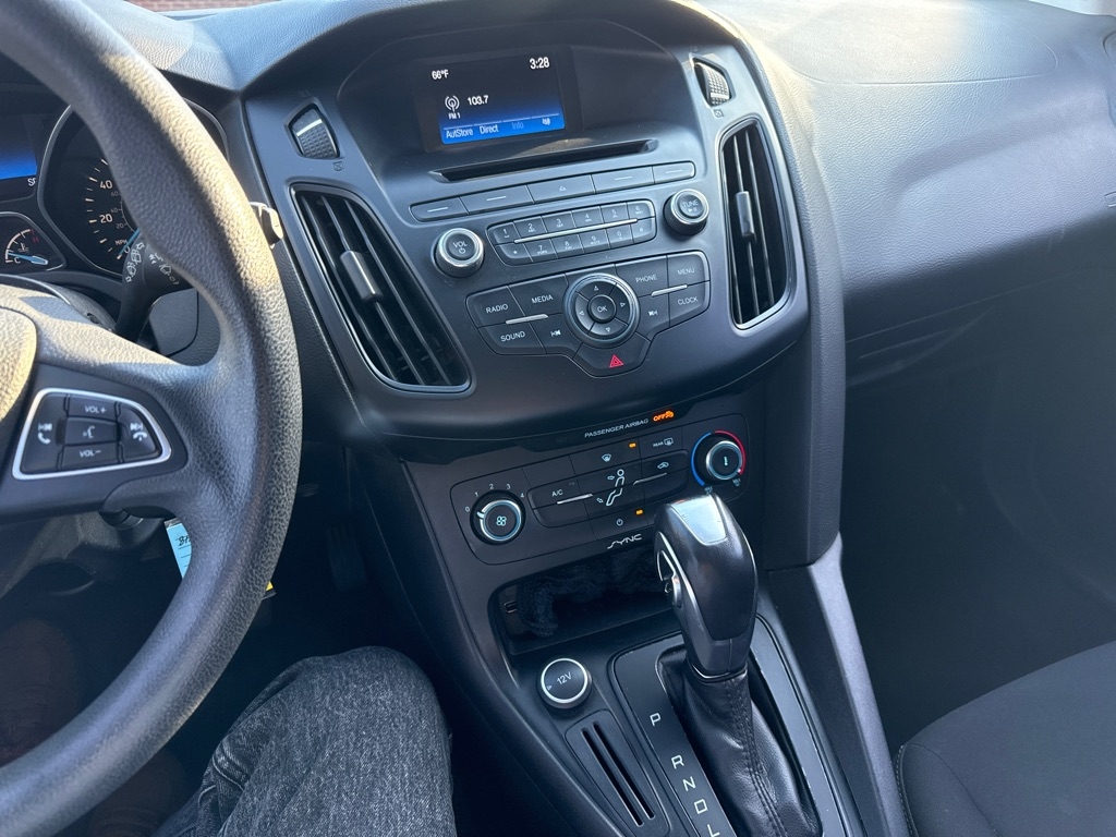 2012 Ford Focus SE's photo