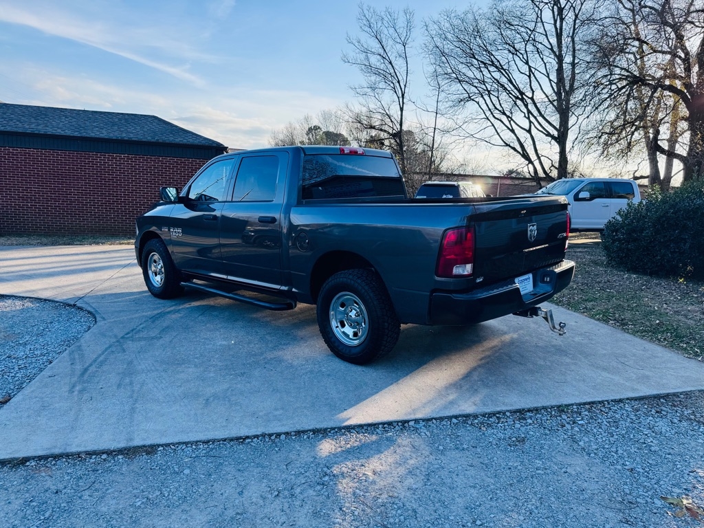 RAM 1500 Classic Tradesman Crew Cab SWB 4WD 2020