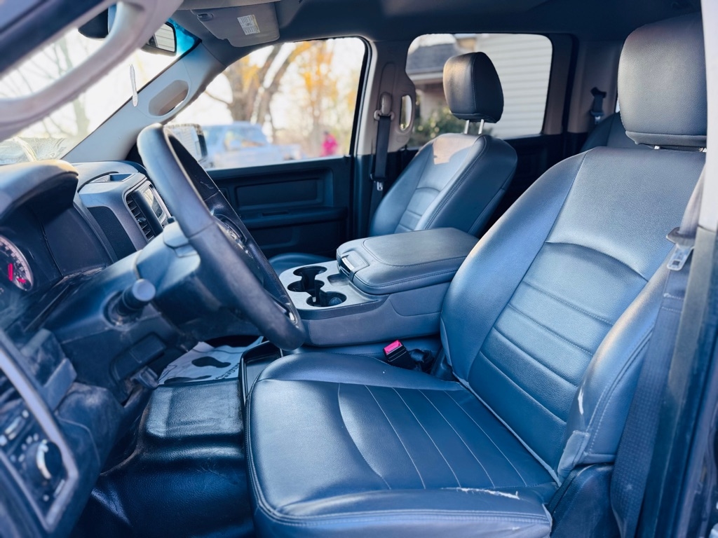 RAM 1500 Classic Tradesman Crew Cab SWB 4WD 2020