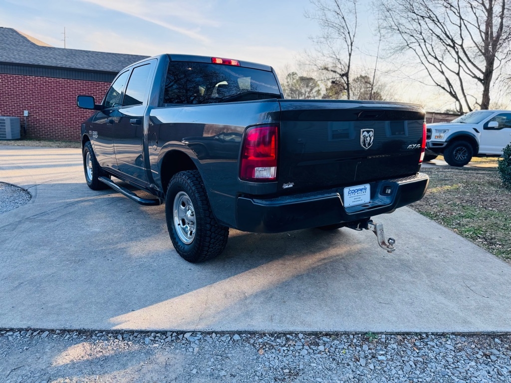 RAM 1500 Classic Tradesman Crew Cab SWB 4WD 2020