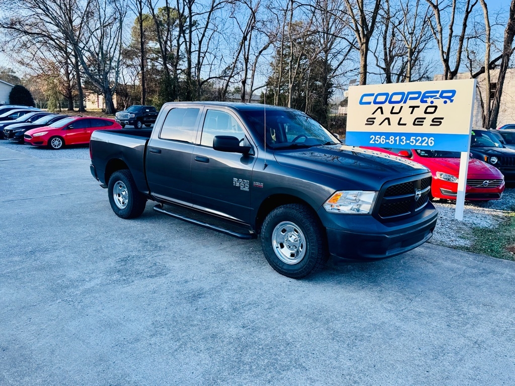 RAM 1500 Classic Tradesman Crew Cab SWB 4WD 2020