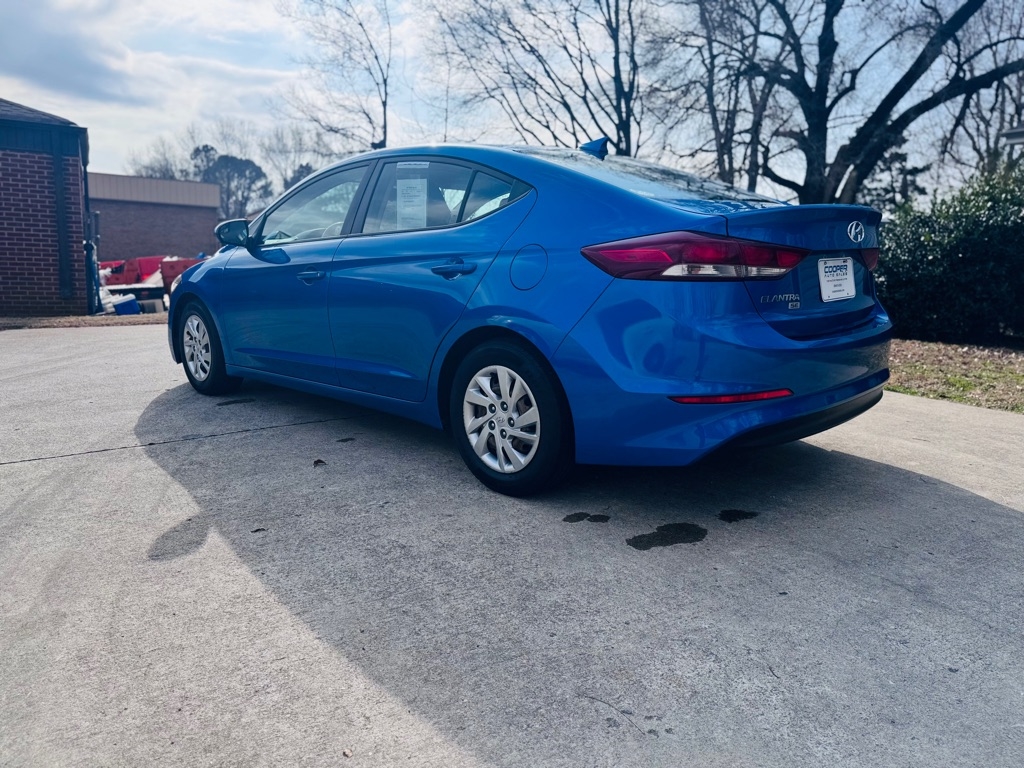 Hyundai Elantra SE 6AT 2017
