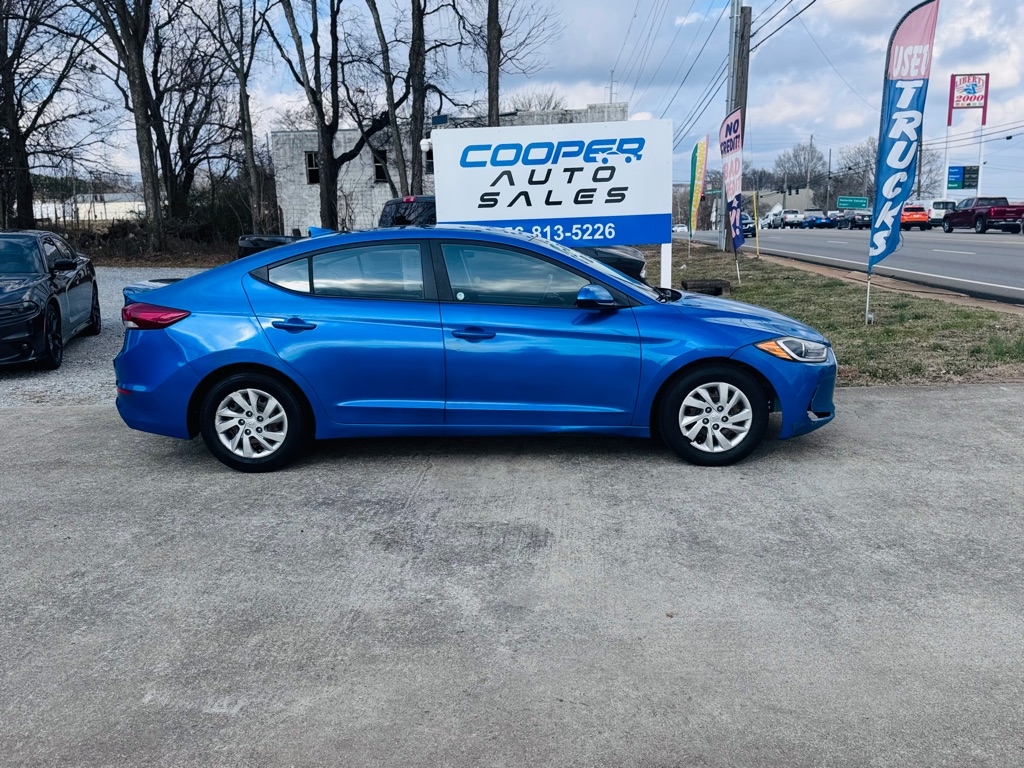 Hyundai Elantra SE 6AT 2017