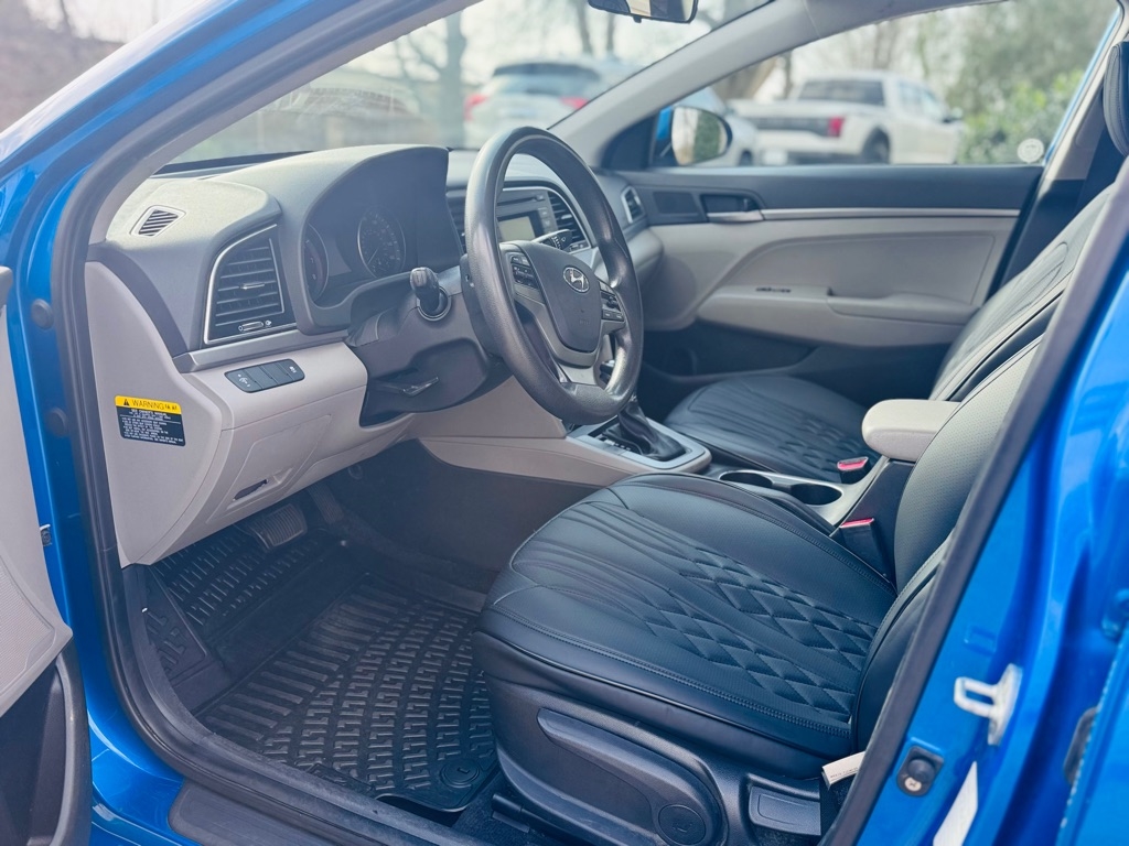 Hyundai Elantra SE 6AT 2017