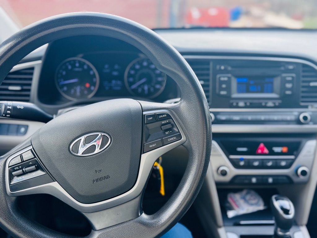 Hyundai Elantra SE 6AT 2017