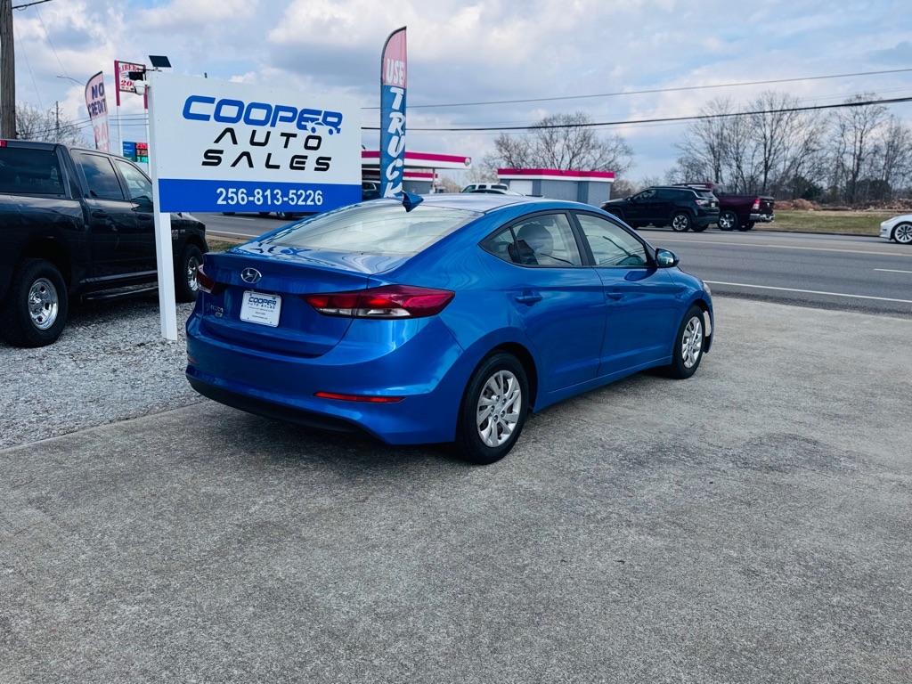 Hyundai Elantra SE 6AT 2017