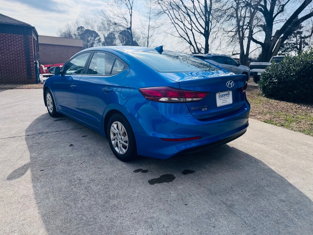 Hyundai Elantra SE 6AT 2017