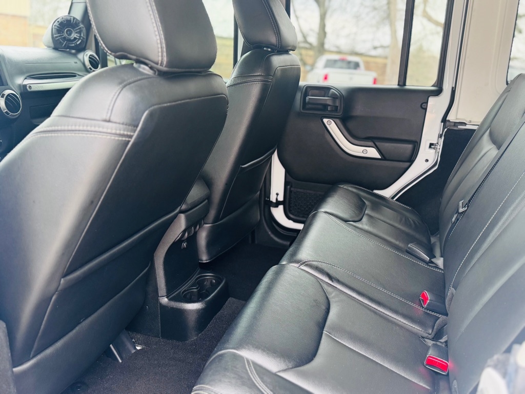 Jeep Wrangler Unlimited Sahara 4WD 2016