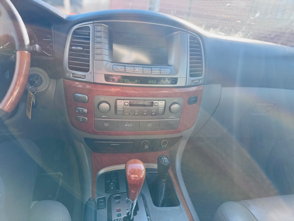 Lexus LX 470 Sport Utility 2006