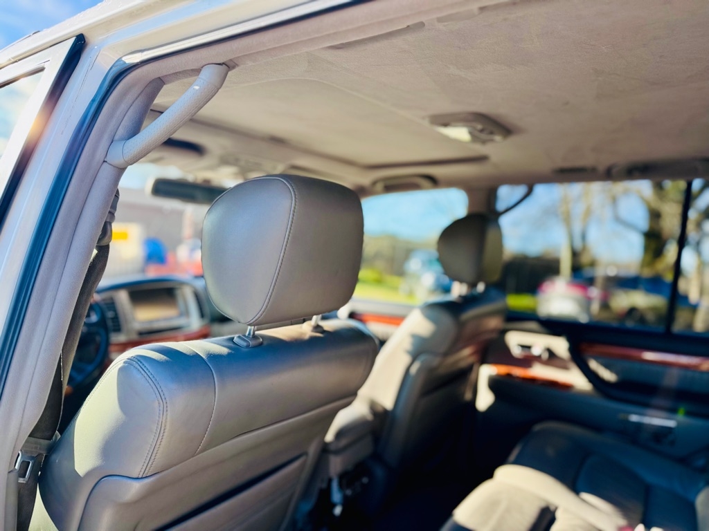 Lexus LX 470 Sport Utility 2006