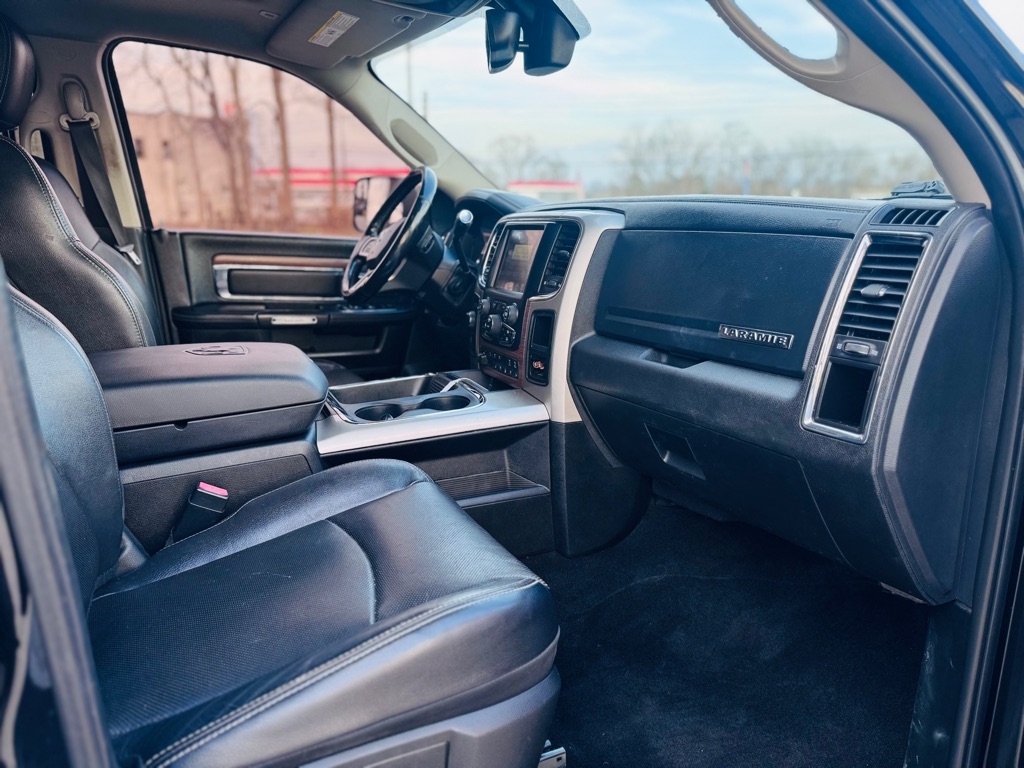 RAM 2500 Laramie Crew Cab SWB 4WD 2017