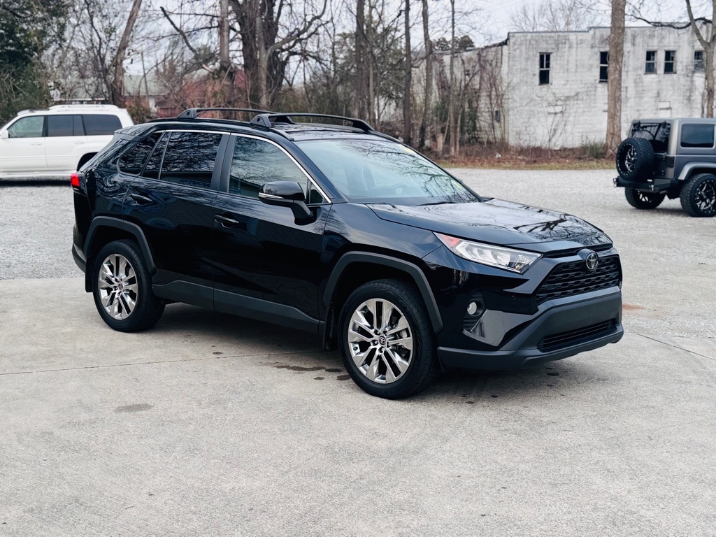 Toyota RAV4 XLE Premium AWD 2021