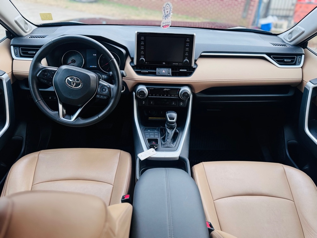 Toyota RAV4 XLE Premium AWD 2021