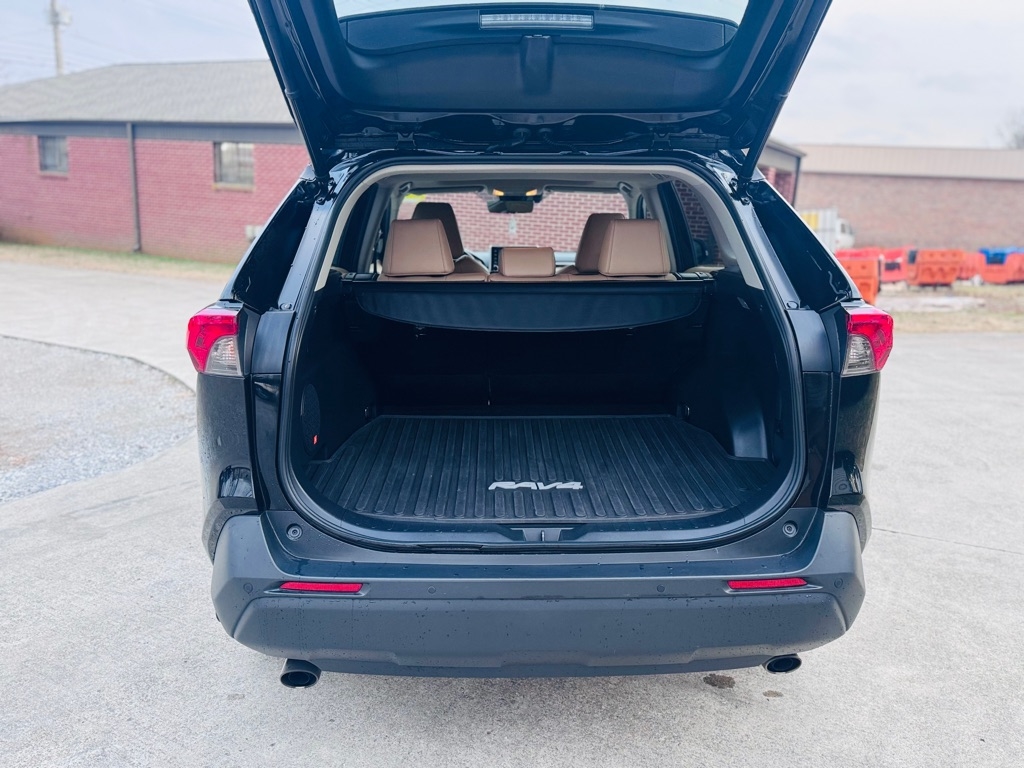 Toyota RAV4 XLE Premium AWD 2021