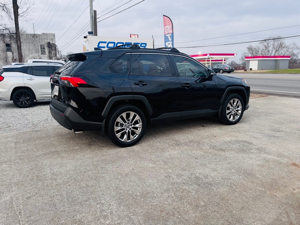 Toyota RAV4 XLE Premium AWD 2021
