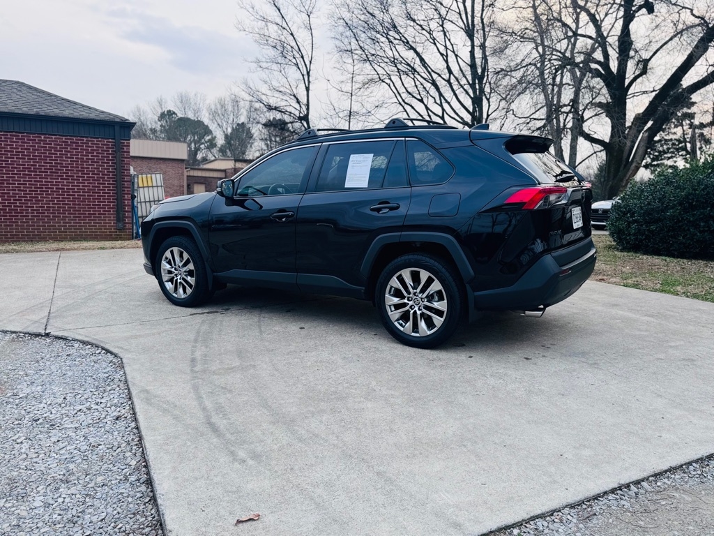 Toyota RAV4 XLE Premium AWD 2021