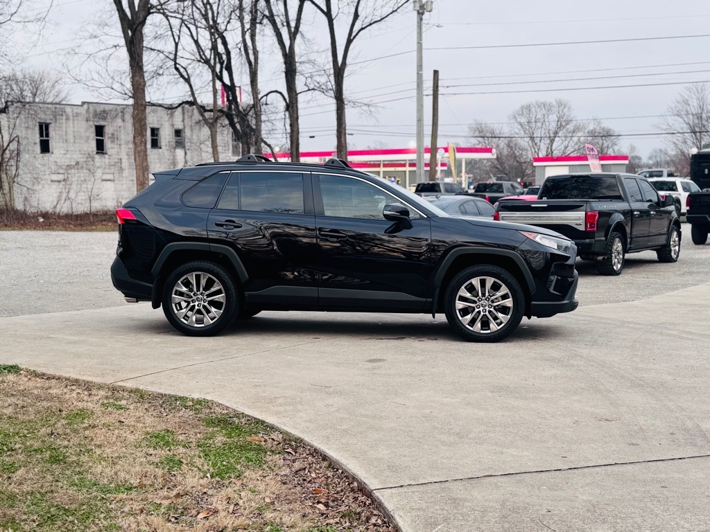 Toyota RAV4 XLE Premium AWD 2021