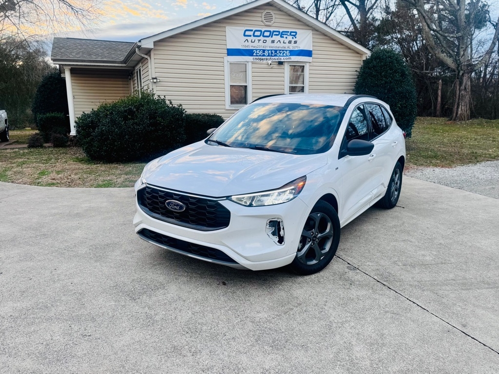 Ford Escape ST-Line Hybrid 2023