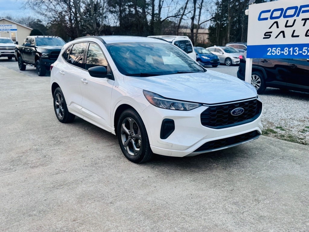 Ford Escape ST-Line Hybrid 2023