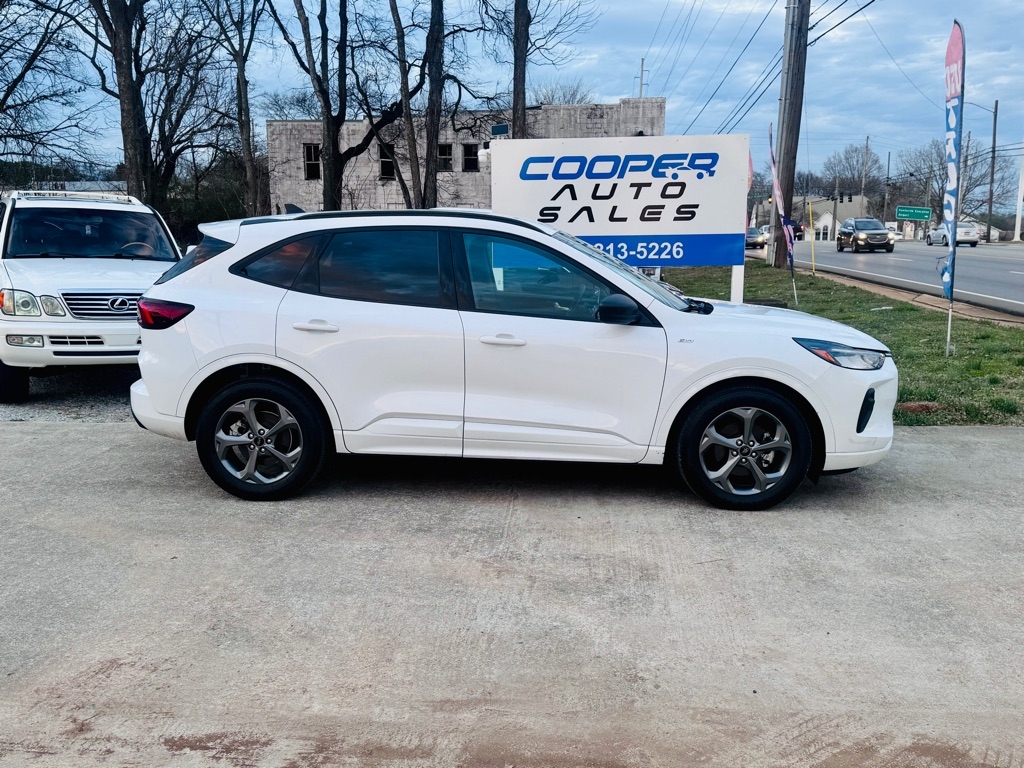 Ford Escape ST-Line Hybrid 2023
