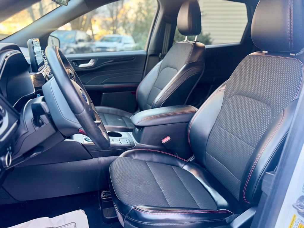 Ford Escape ST-Line Hybrid 2023